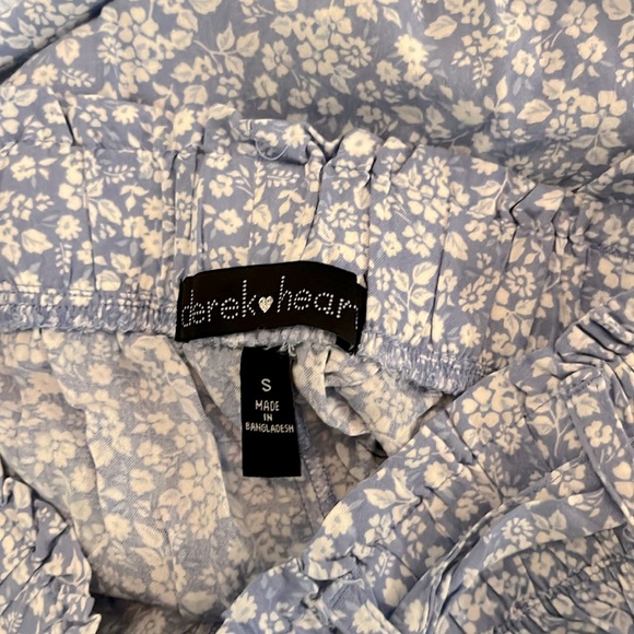 Derek Heart Floral Capris - Picture 5 of 5